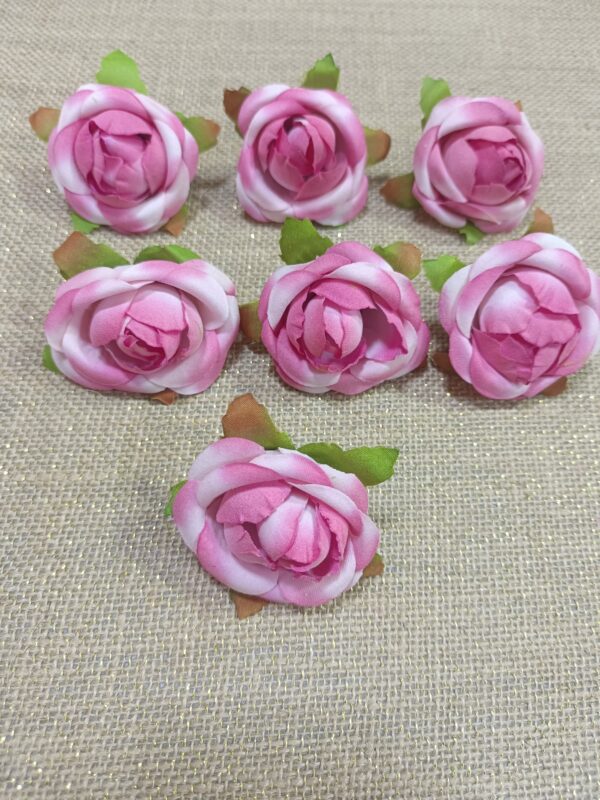 Artificial Velvet Rose Flowers 

size. 4cm
pack of. 50pc