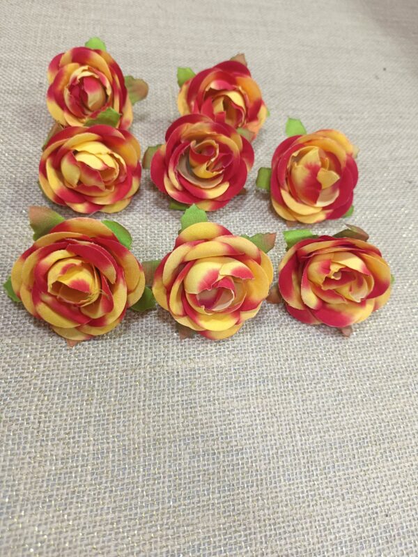 Artificial Velvet Rose Flowers 

size. 4cm
pack of. 50pc