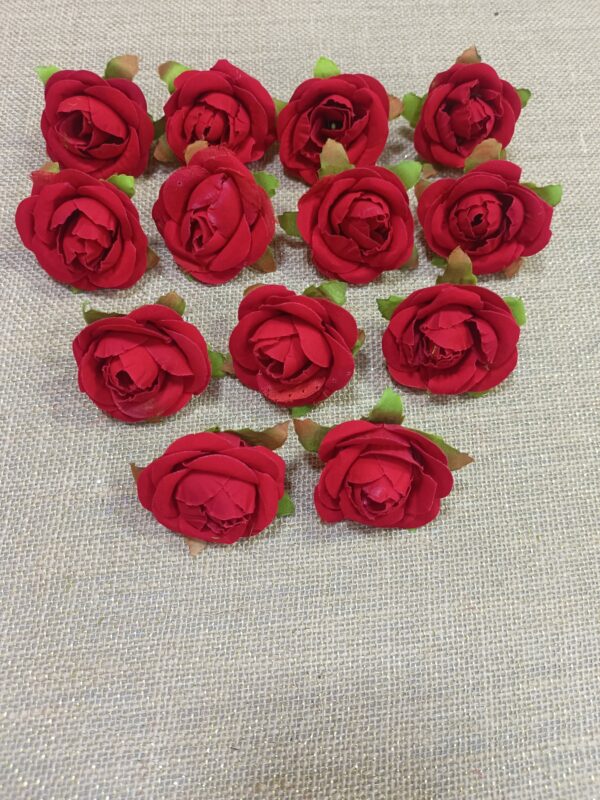 Artificial Velvet Rose Flowers 

size. 4cm
pack of. 50pc
