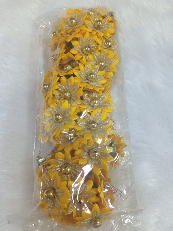 Artificial Fabric Flowers Tar 
Pack of 60pcs